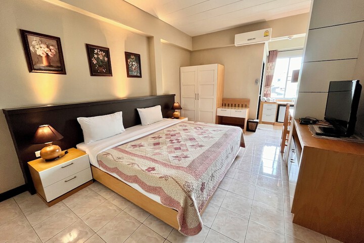 Room 49 of 80