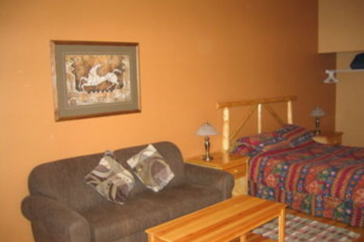 Room 5 of 18