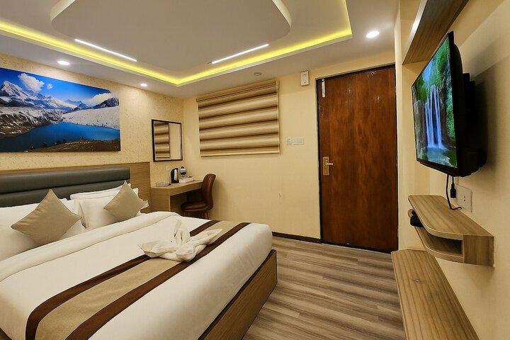 Room 9 of 38