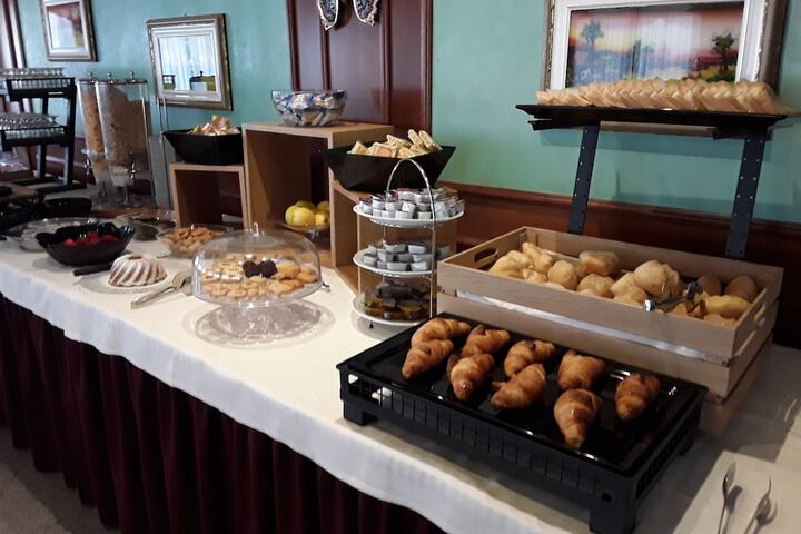 Breakfast/Coffee Service 40 of 50