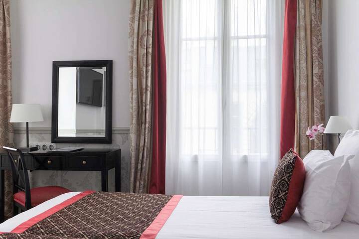 Room 27 of 74