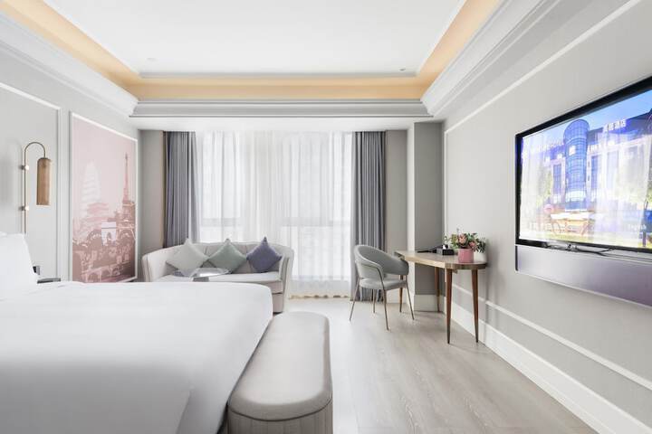 Room 16 of 40