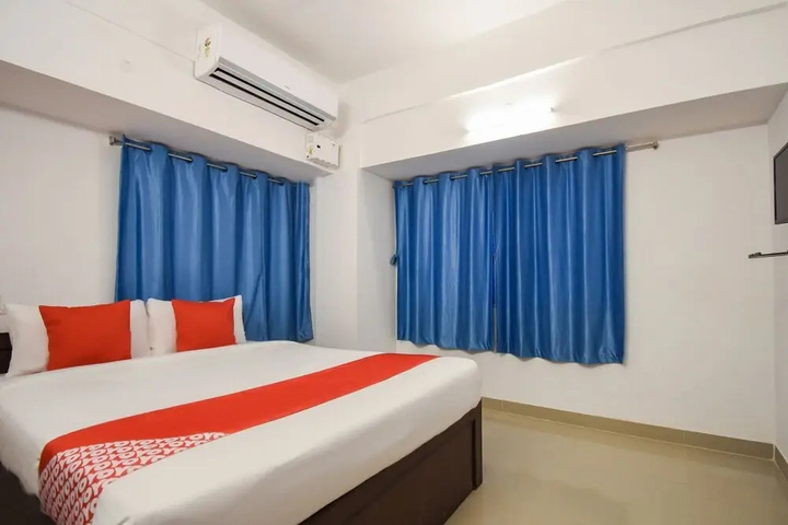 Room 4 of 15