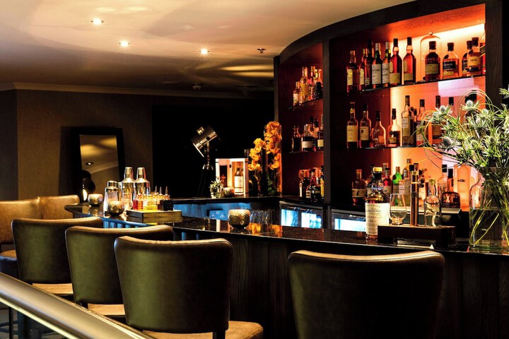 Lounge 85 of 113