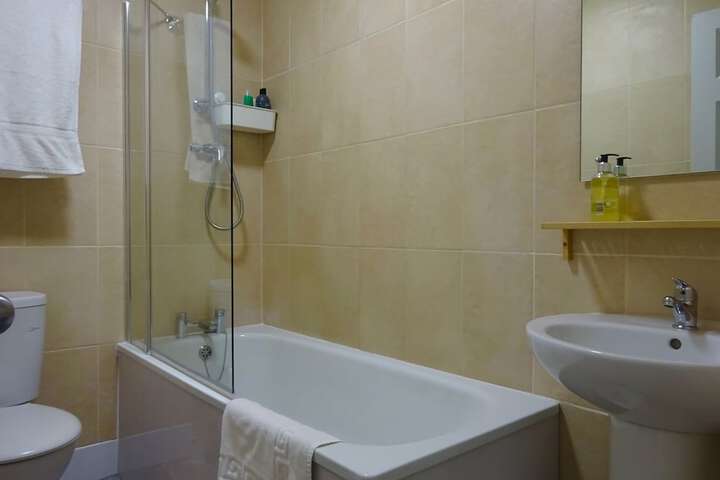 Room 30 of 41