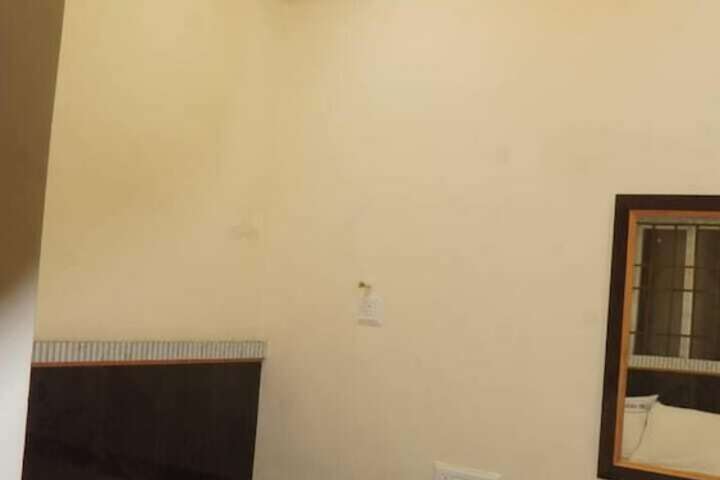 Room 7 of 10
