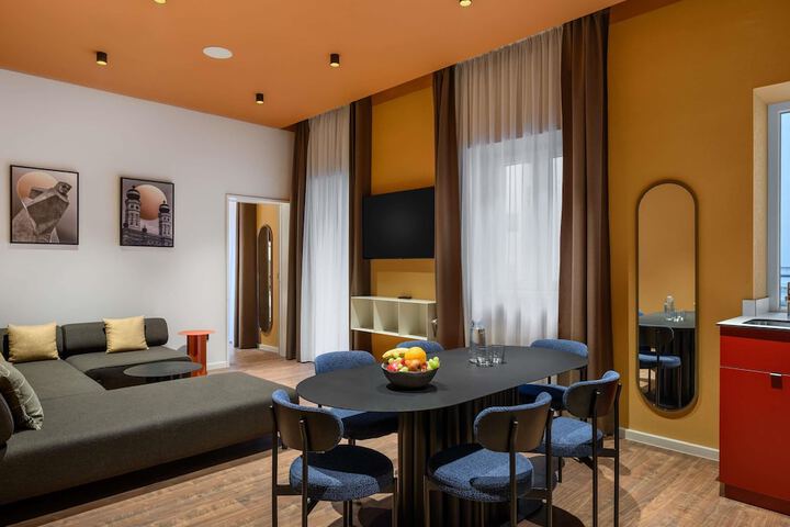 Room 55 of 170