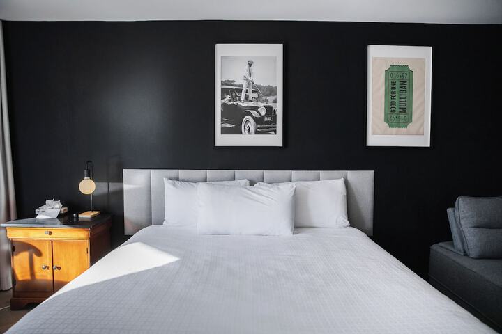 Room 21 of 104