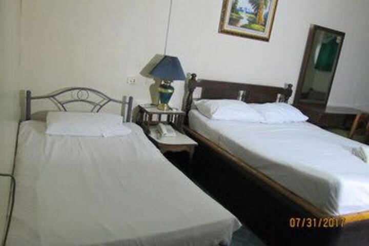 Room 4 of 30