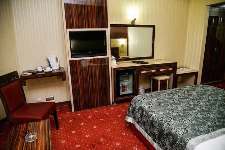 Room 10 of 40