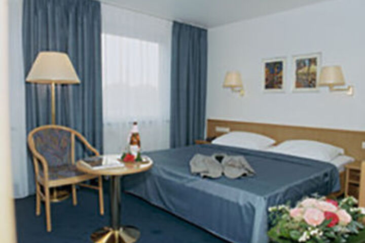 Room 22 of 32