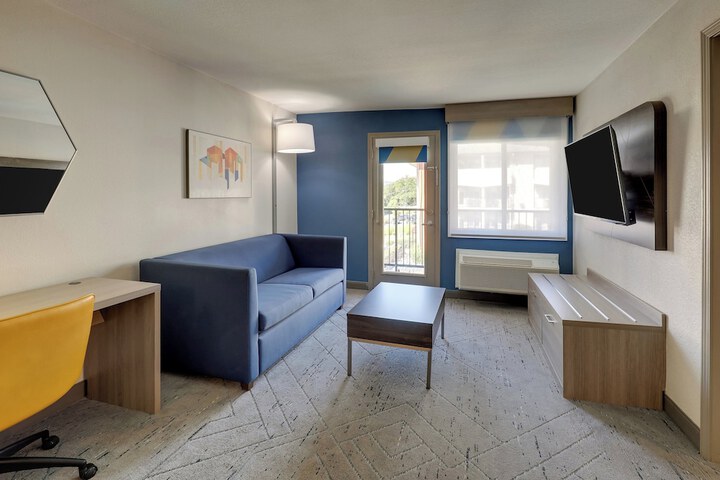Room 19 of 52