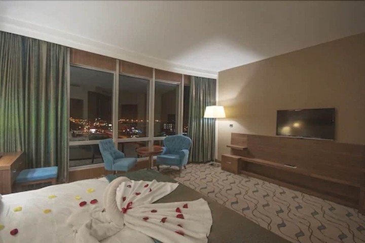 Room 17 of 49