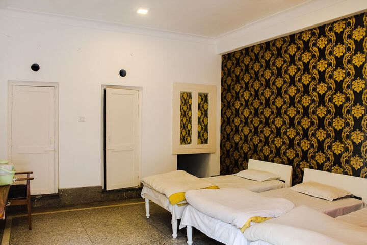 Room 10 of 62