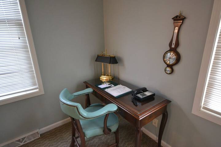 Standard Apartment 1 King Bed with Sofa Bed Upper Floor No Elevator (6 of 8)