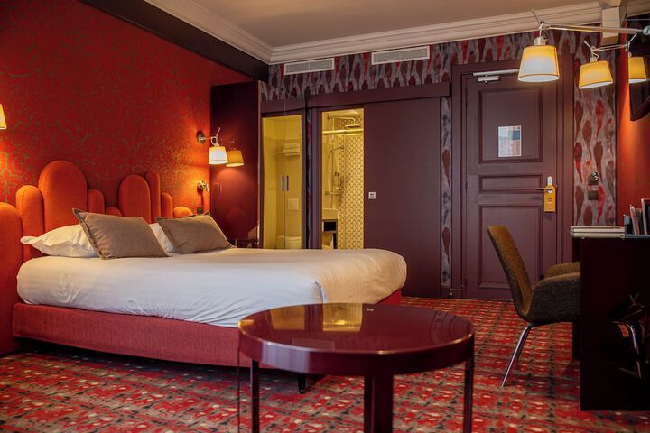 Room 25 of 49