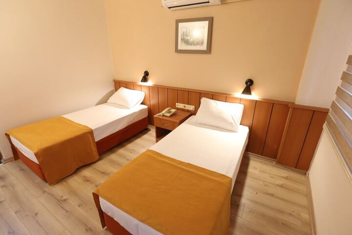 Room 8 of 60