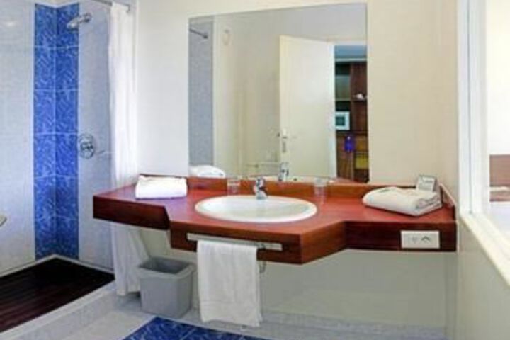Room 3 of 69
