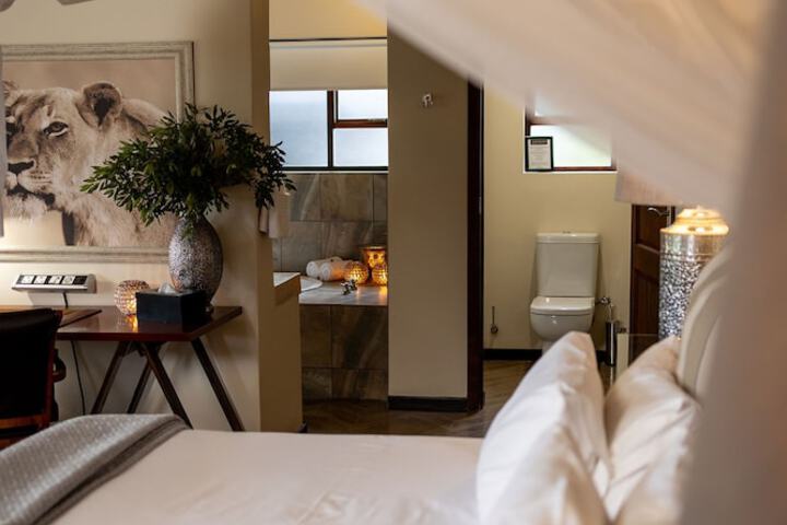 Room 4 of 184
