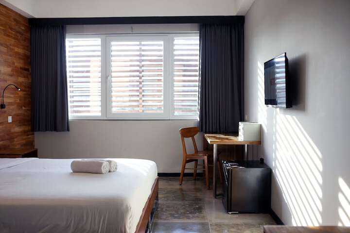 Room 27 of 73