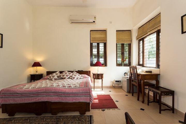 Room 3 of 25
