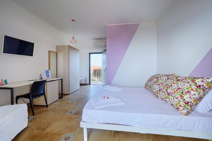 Room 4 of 66