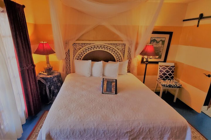 Room 6 of 36