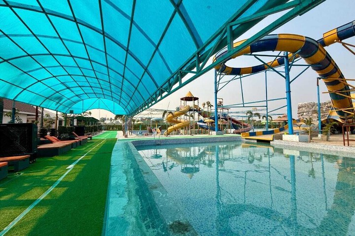 Pool 66 of 125