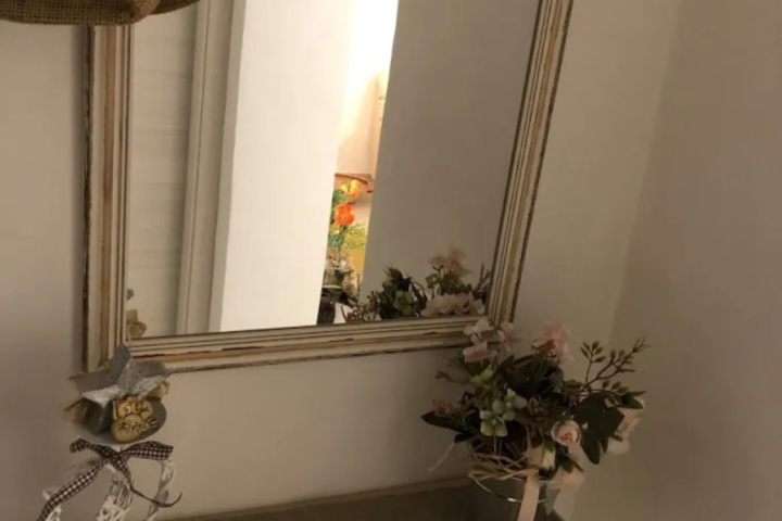 Room 10 of 12