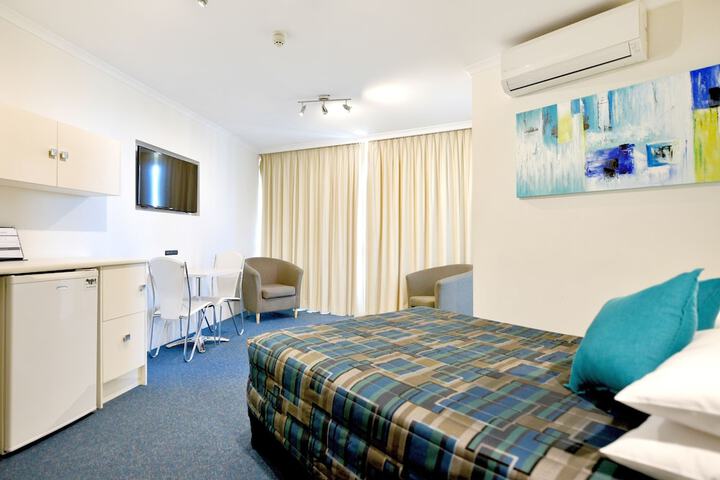 Room 4 of 62