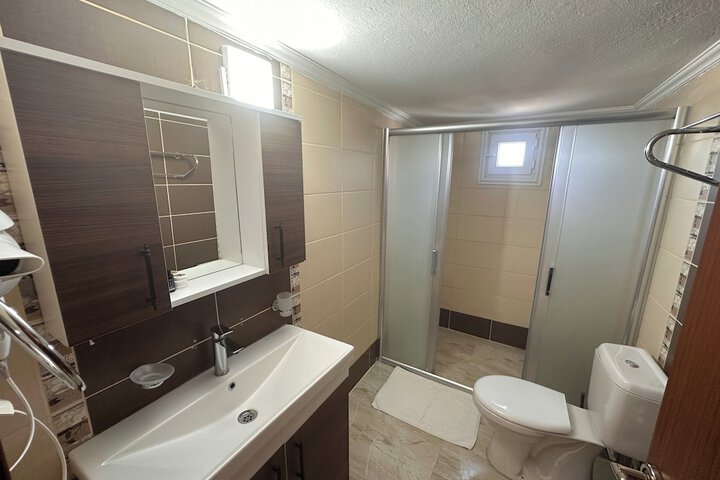 Room 152 of 171