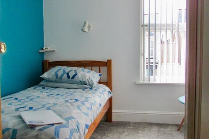 Room 14 of 27