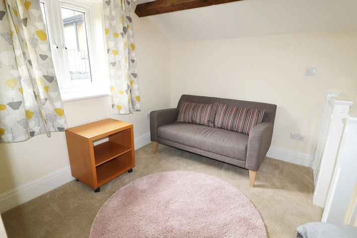 Room 4 of 11