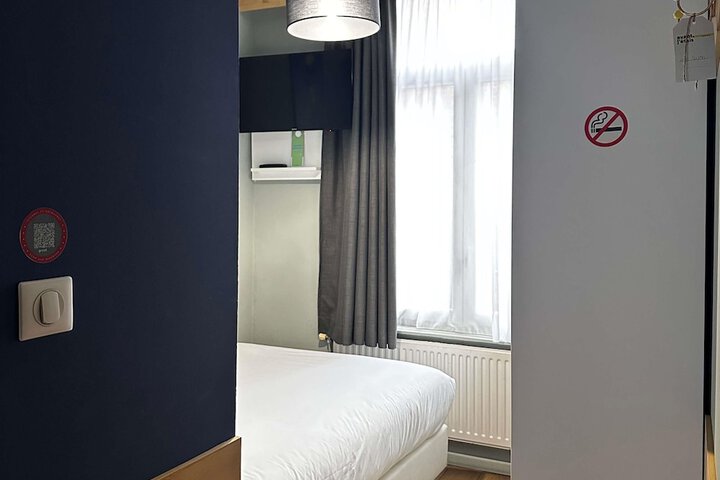 Room 35 of 65