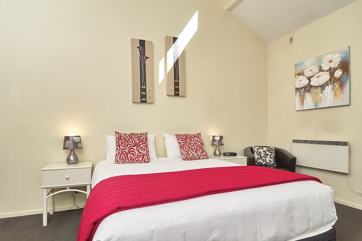 Room 8 of 48