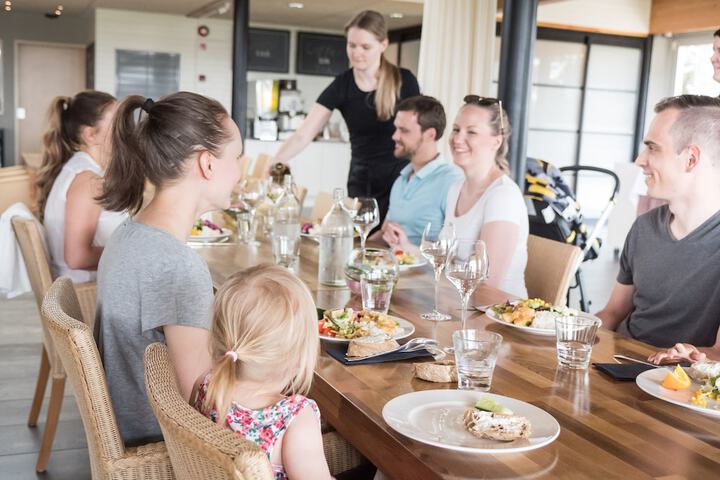 Dining 85 of 122