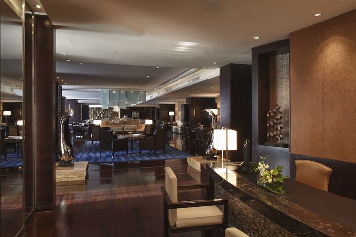 Lounge 67 of 78
