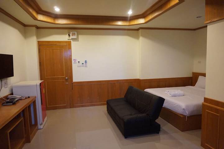 Room 9 of 23