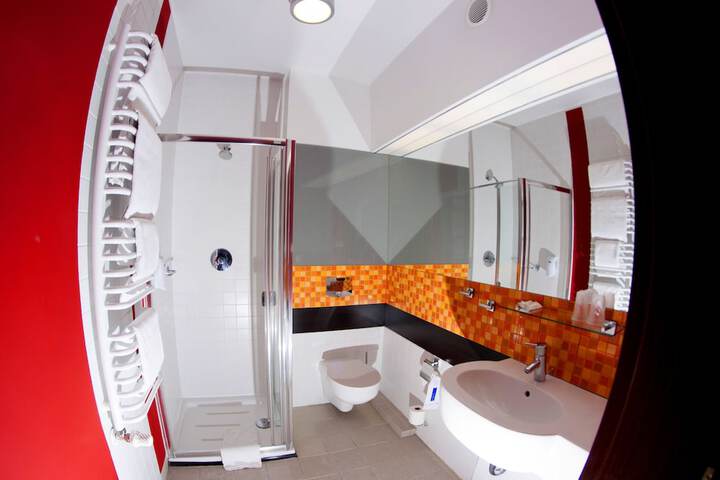 Room 42 of 70