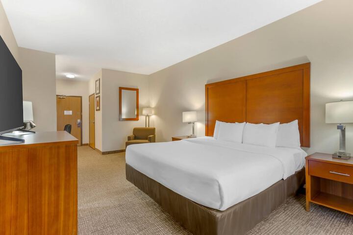 Room 10 of 33