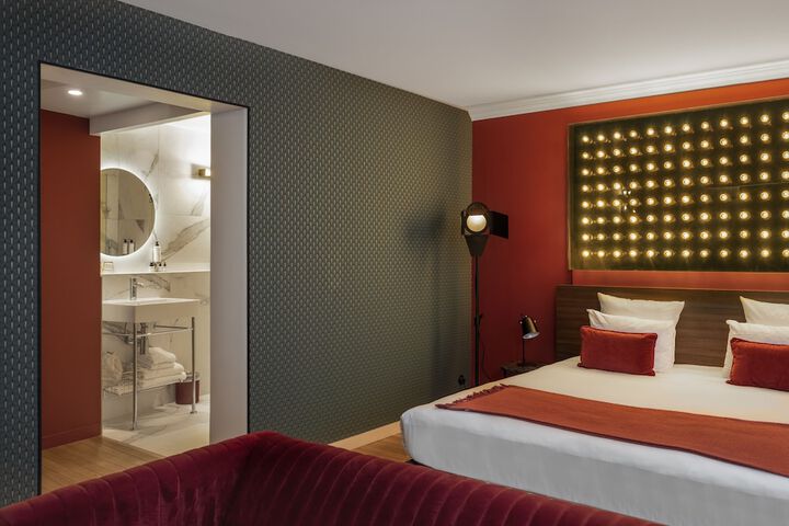 Room 4 of 103