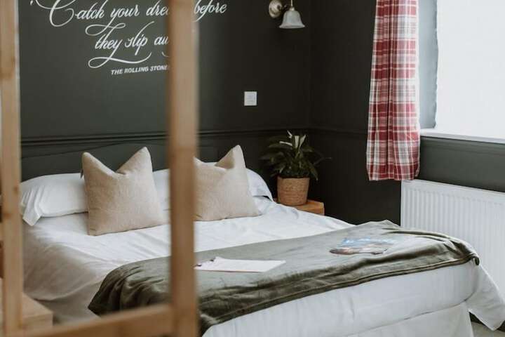 Room 16 of 39