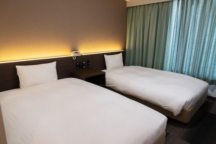 Room 12 of 22
