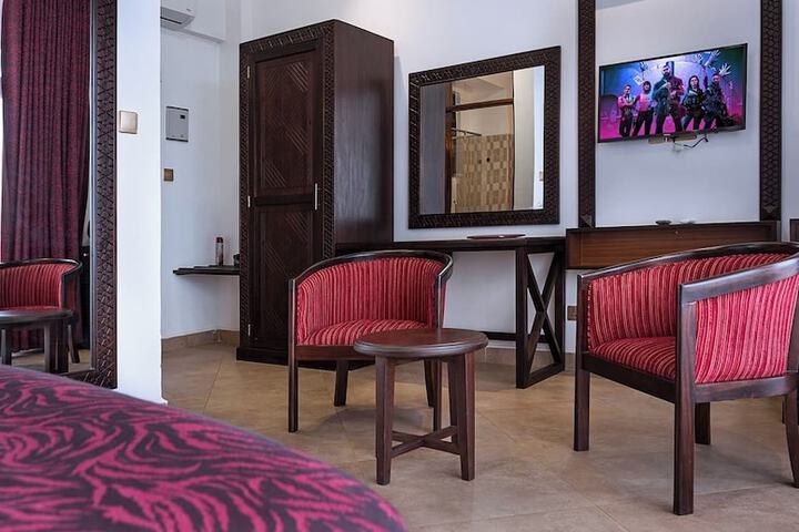 Room 4 of 69