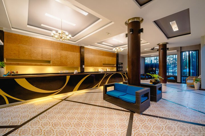 Hotel Lobby