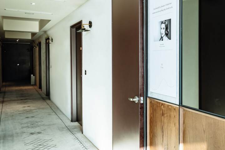 Ballroom/Hall 223 of 243