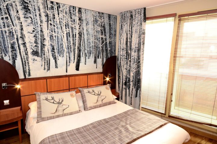 Room 5 of 33