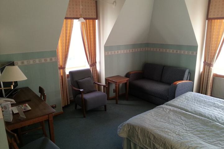 Room 46 of 77
