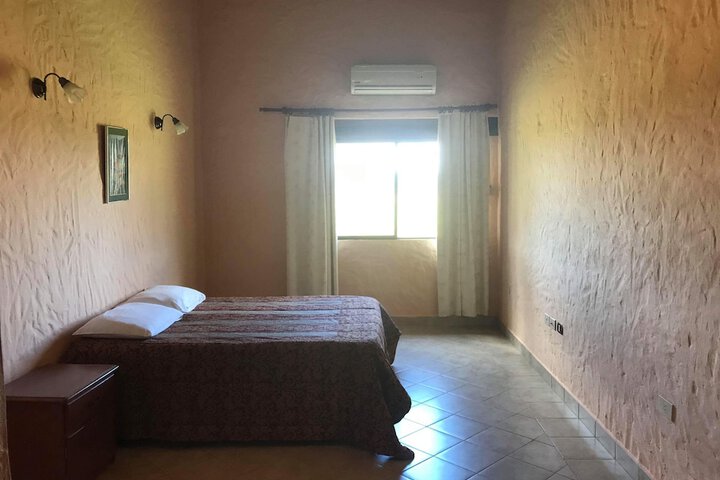Room 11 of 25