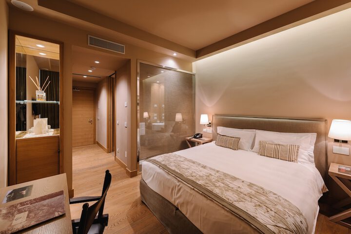 Room 3 of 52